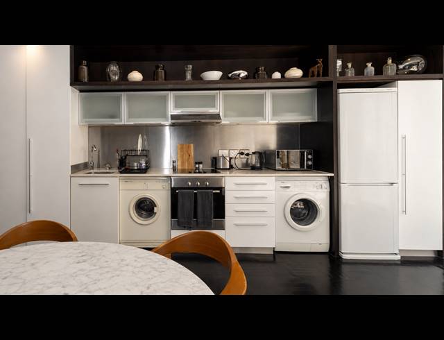 1 BEDROOM APARTMENT TO LET IN CAPE TOWN CITY CENTRE